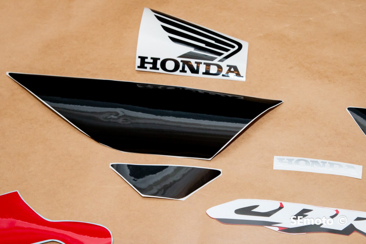 Honda CBR 600 F4i 2001 г. в. черно-красный - фото9