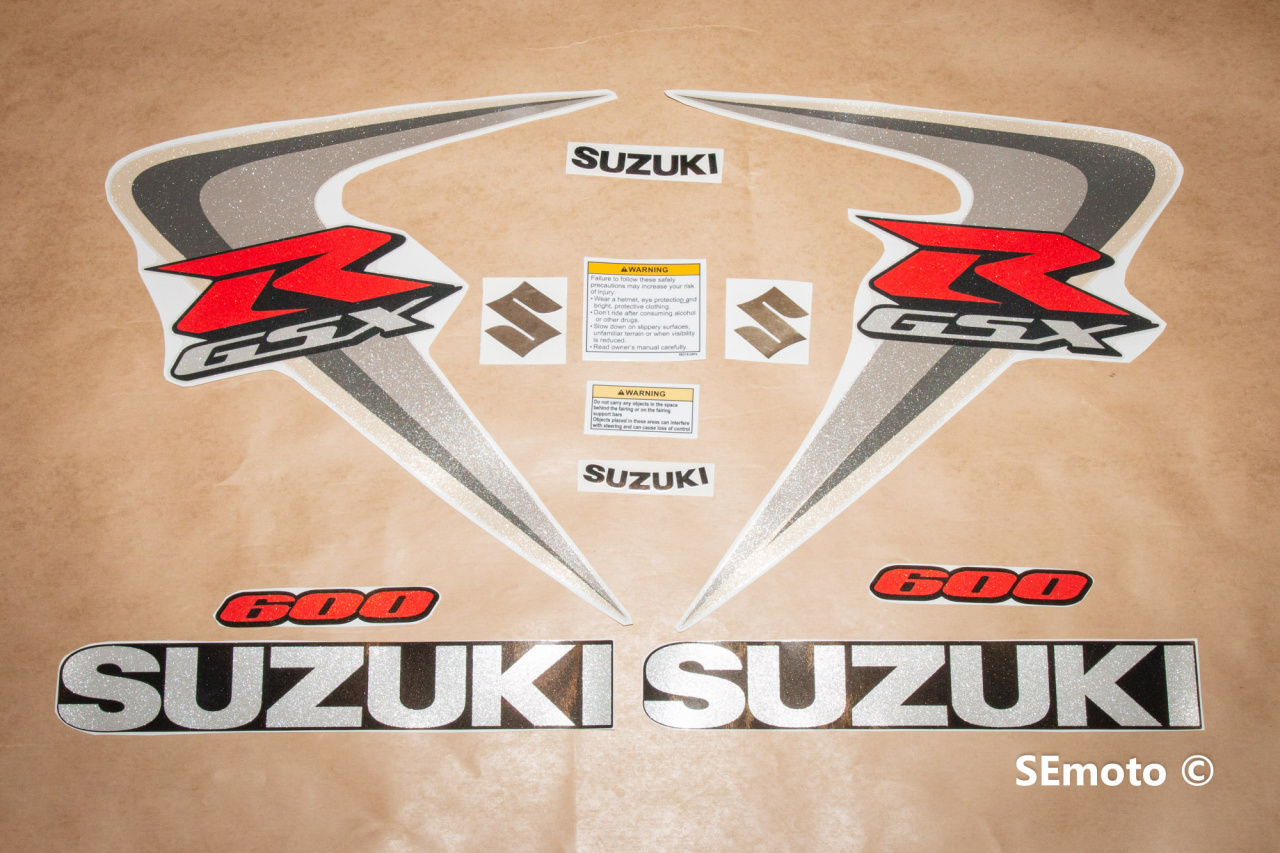 Suzuki GSX-R 600 2006 серебро/белый - фото2