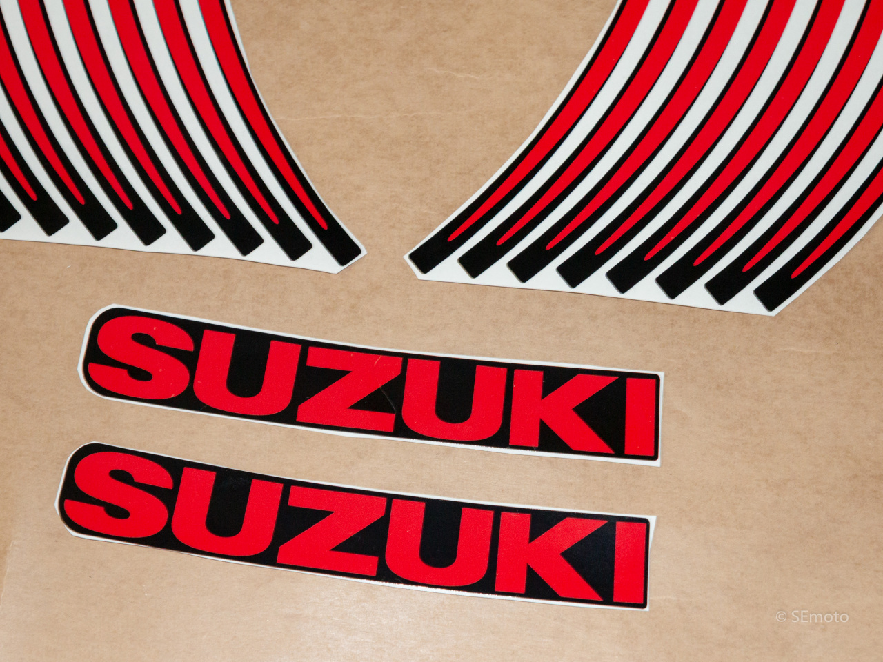 Наклейки на диски Suzuki - фото4