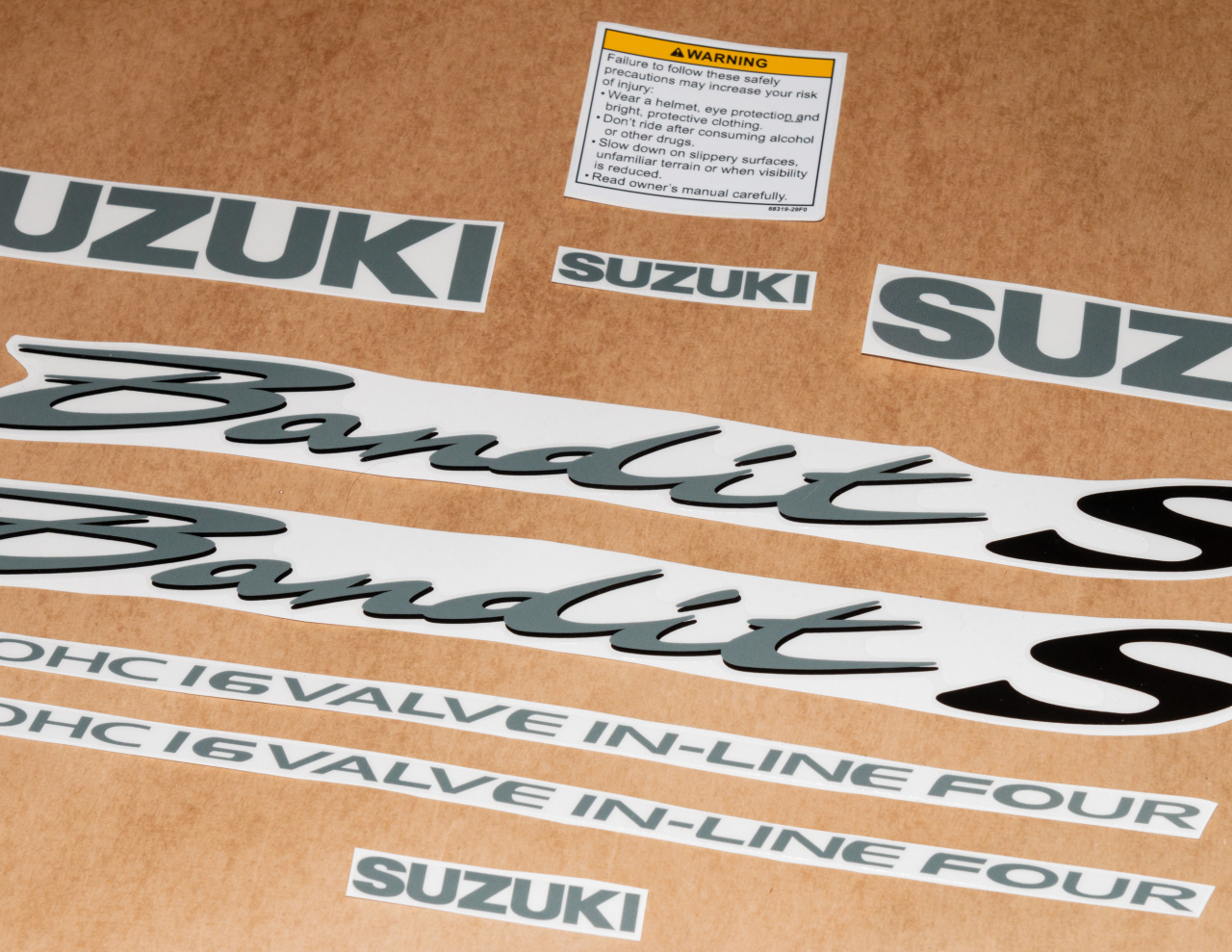 Suzuki GSF 600S Bandit 2001-04 г. серебристый