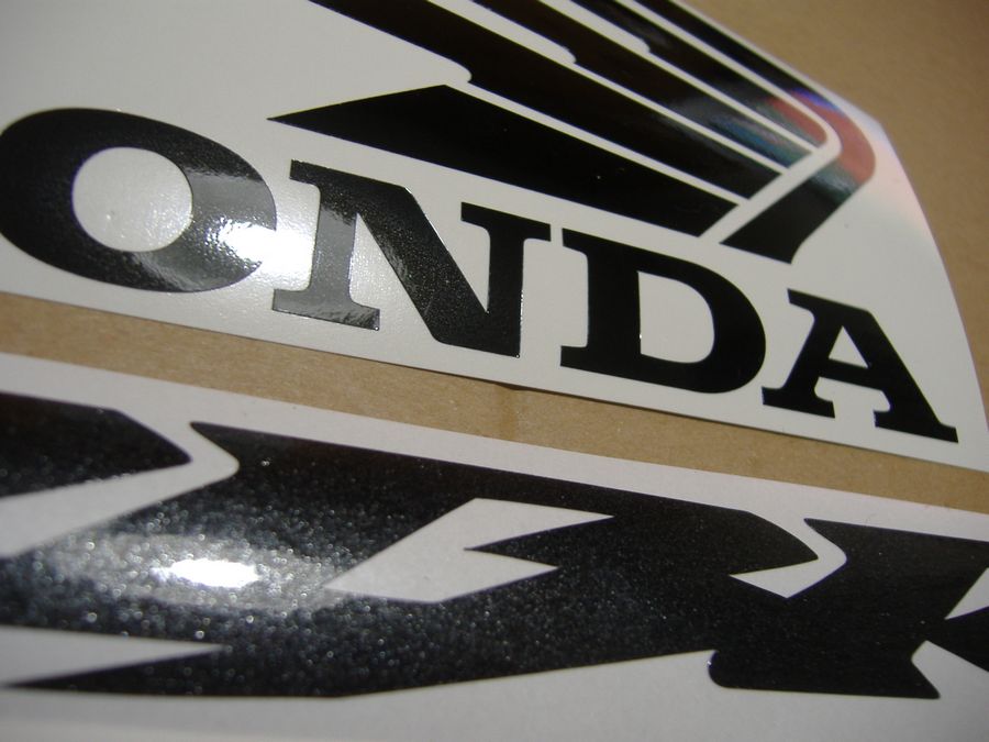 Honda CBR 600RR 2006 г. в. серебристый-металлик - фото3