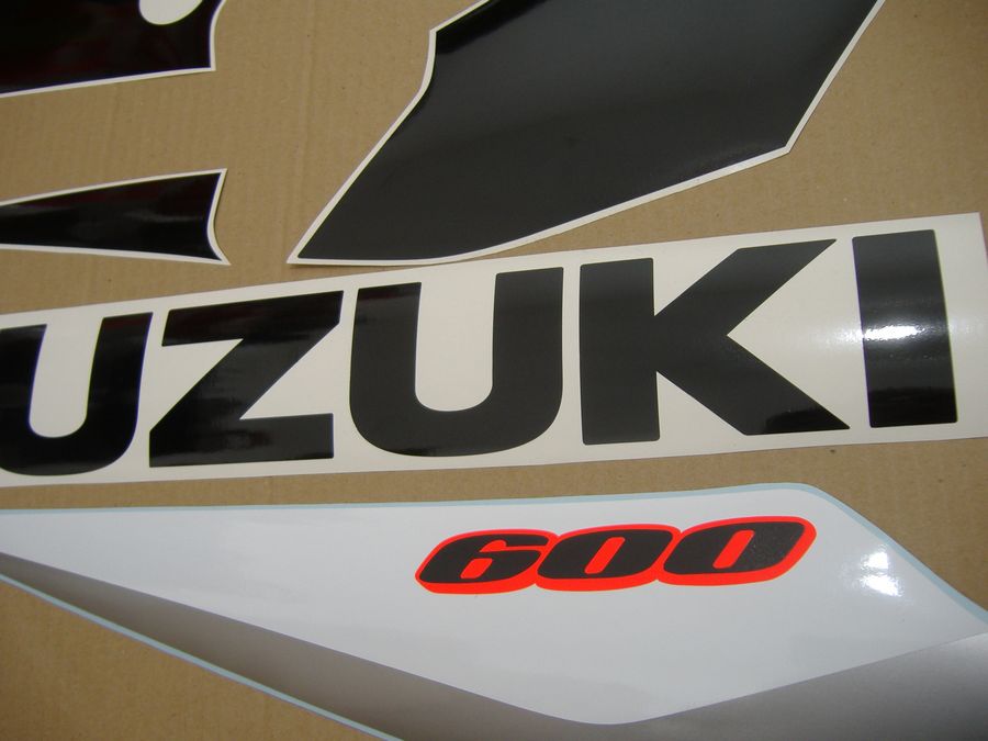 Suzuki GSX-R 600 2005 черно-серый - фото3