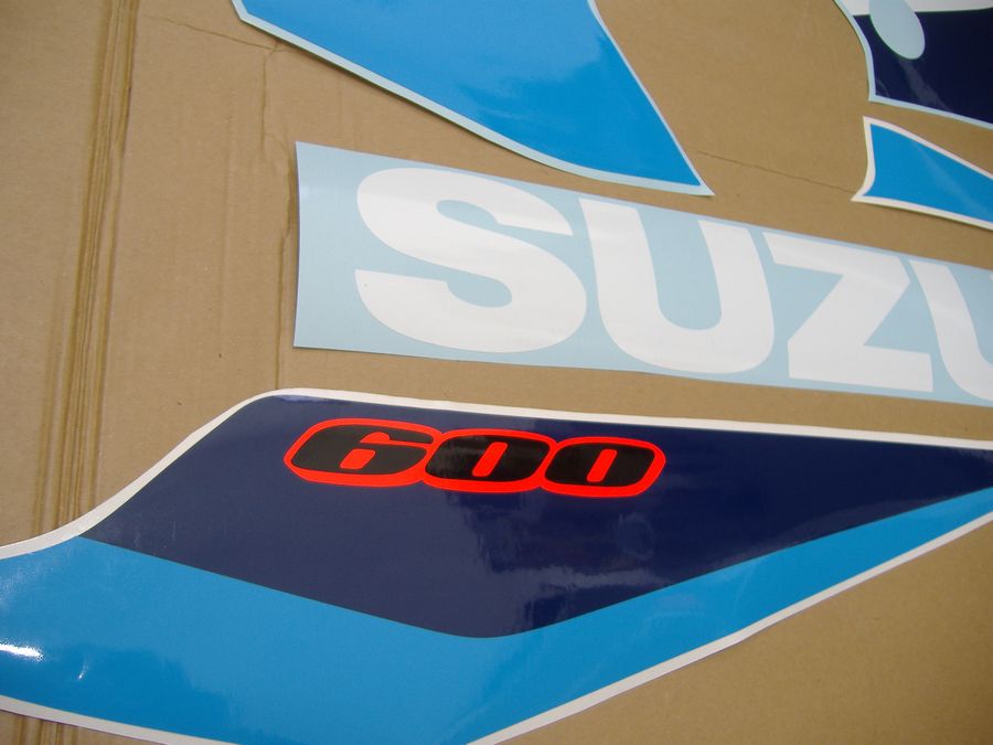 Suzuki GSX-R 600 2005 синий- фото3
