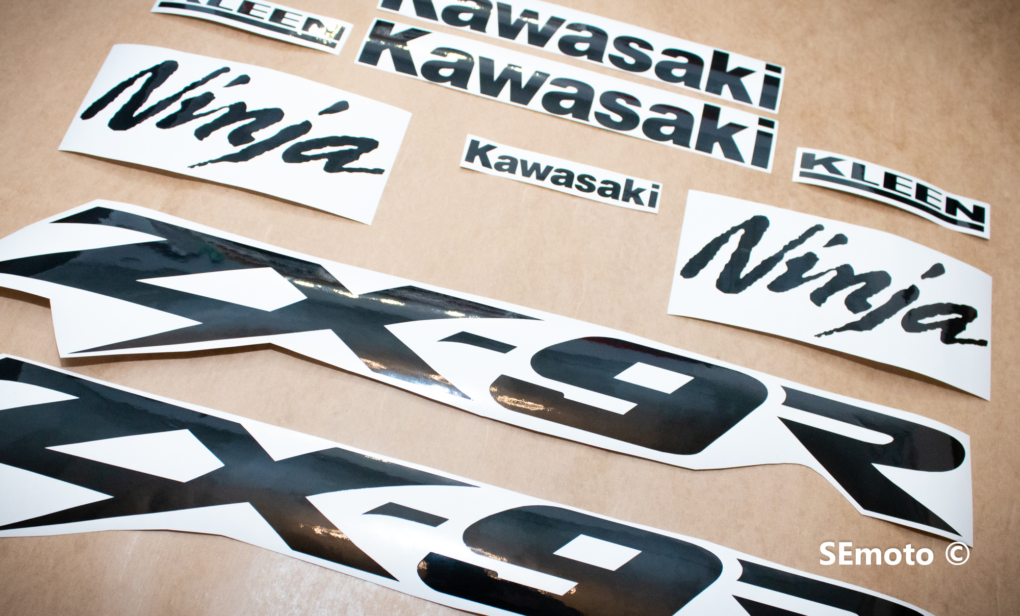 Kawasaki ZX-9R - фото