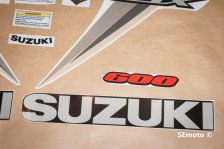 Suzuki GSX-R 600 2006 серебро/белый- фото6
