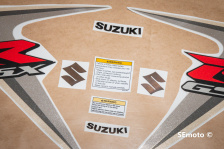 Suzuki GSX-R 600 2006 серебро/белый- фото5