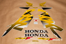 Honda CBR 600 F4 1999 серебристо-черно-желтый - фото