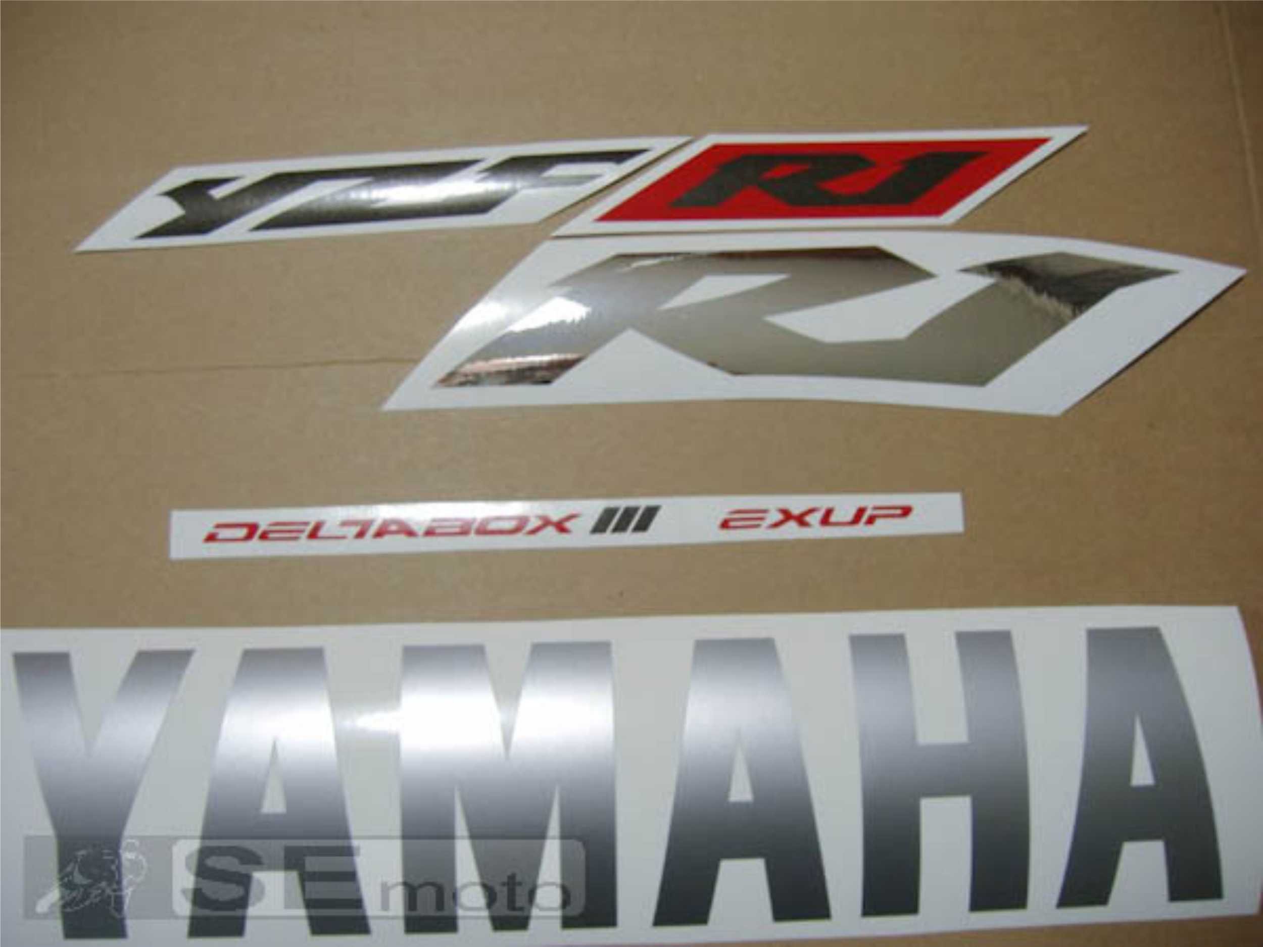 Yamaha YZF-R1 2002 красно-бело-черный - фото3
